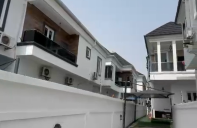 A spacious room in a duplex At Orchid, Lekki